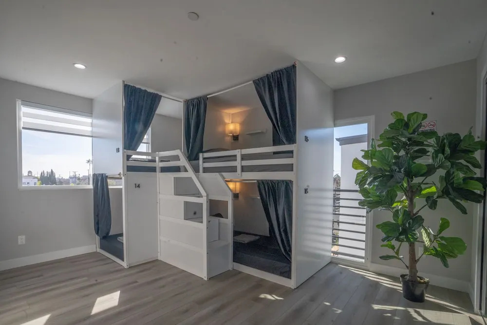 Normandie Hostel