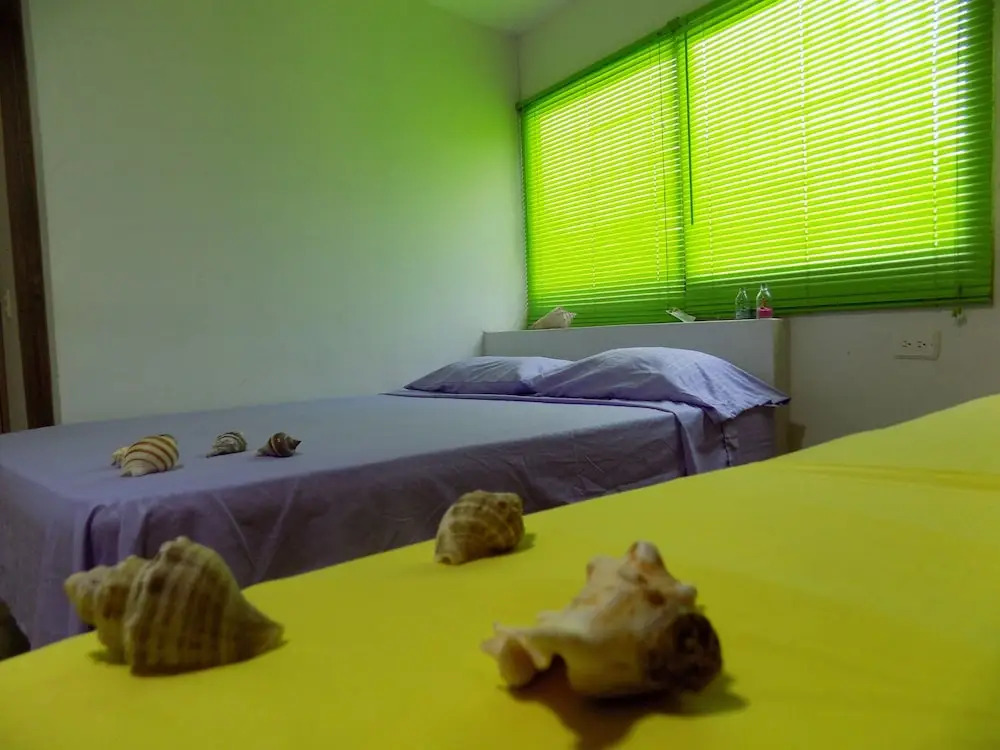 Hostal Caracoles