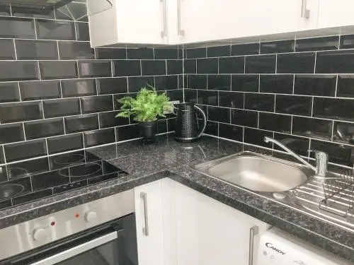 Spacious 2Bed Apartment with FREE PARKING! 15min to city & Christie NHS