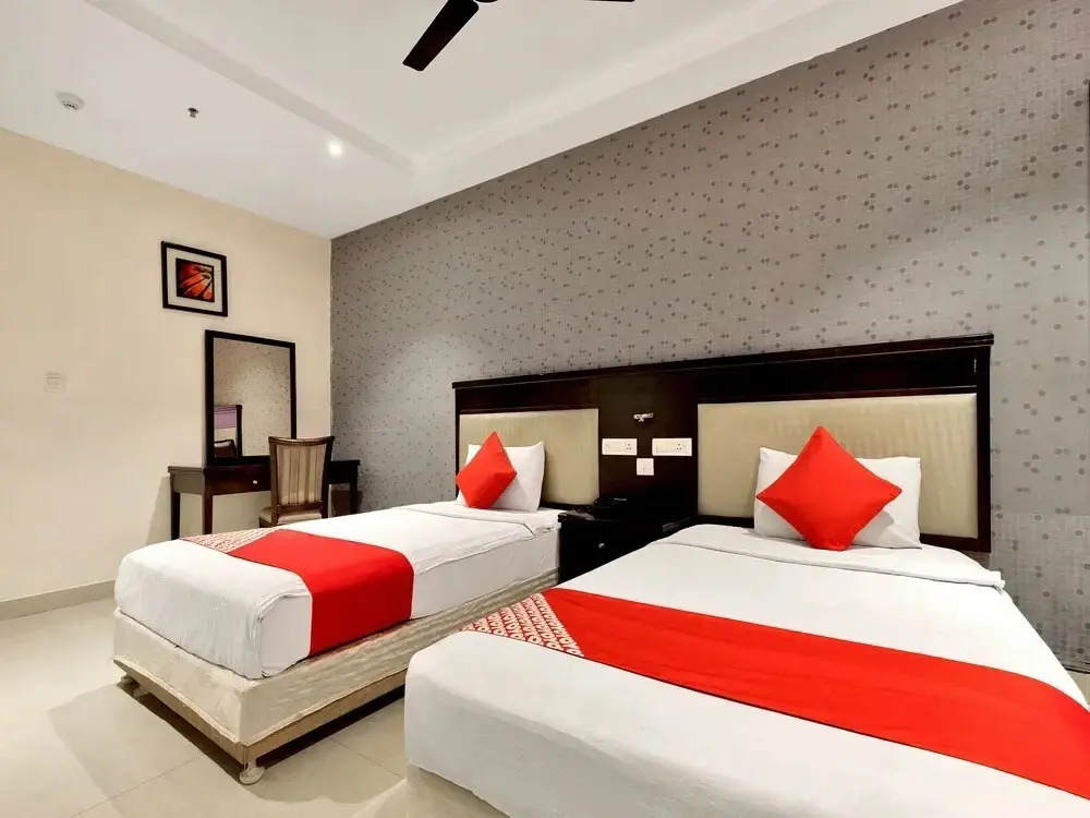 Super Hotel O Rudra Grand