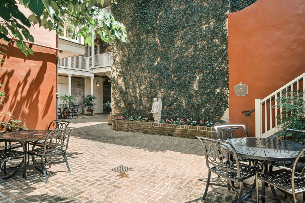 French Market Inn