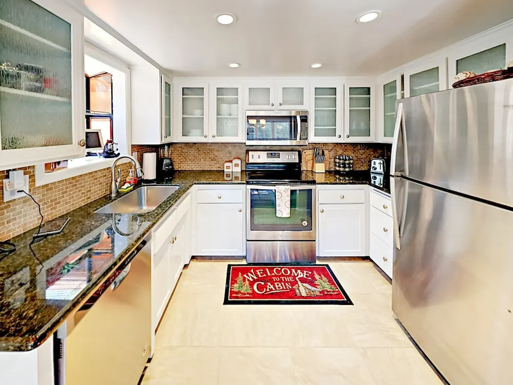 Updated 3br Montgomery S Retreat 3 Bedroom Home