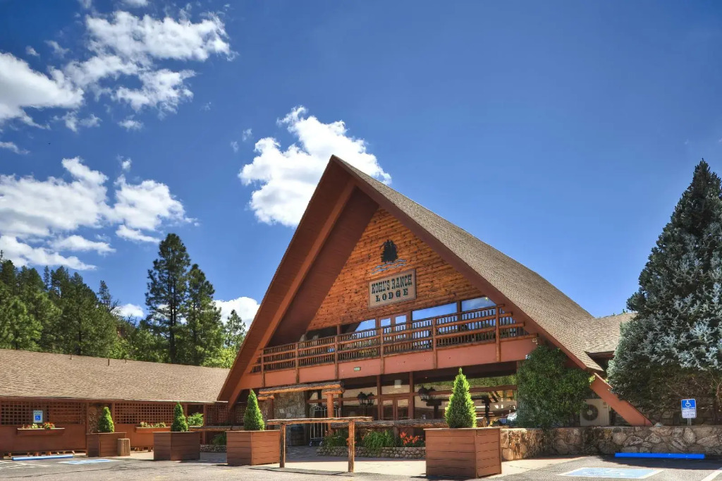 Kohls Ranch Lodge