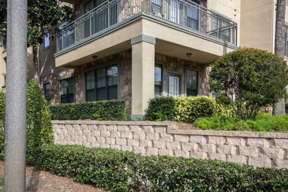 Bella Piazza 903 - 813