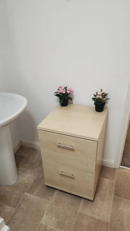 City Centre - 2 Bedrooms - Pet Friendly - Garden