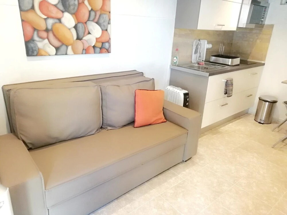 Studio in Estoril, With Wonderful City View and Wifi - 100 m From the