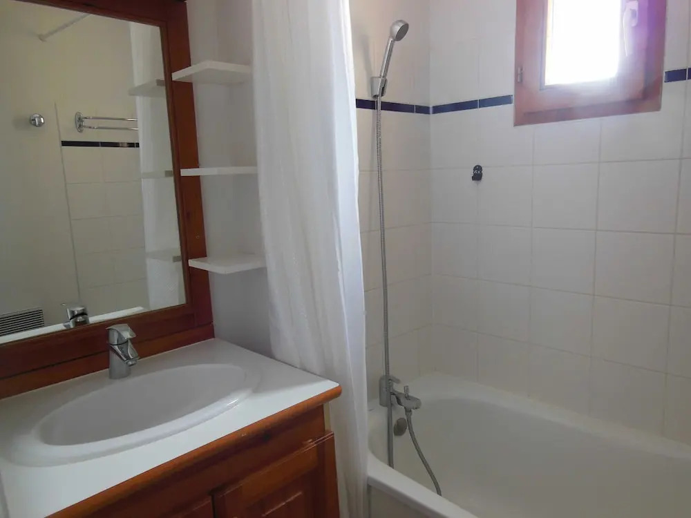 Lou Services Apartment H01 LSI 001