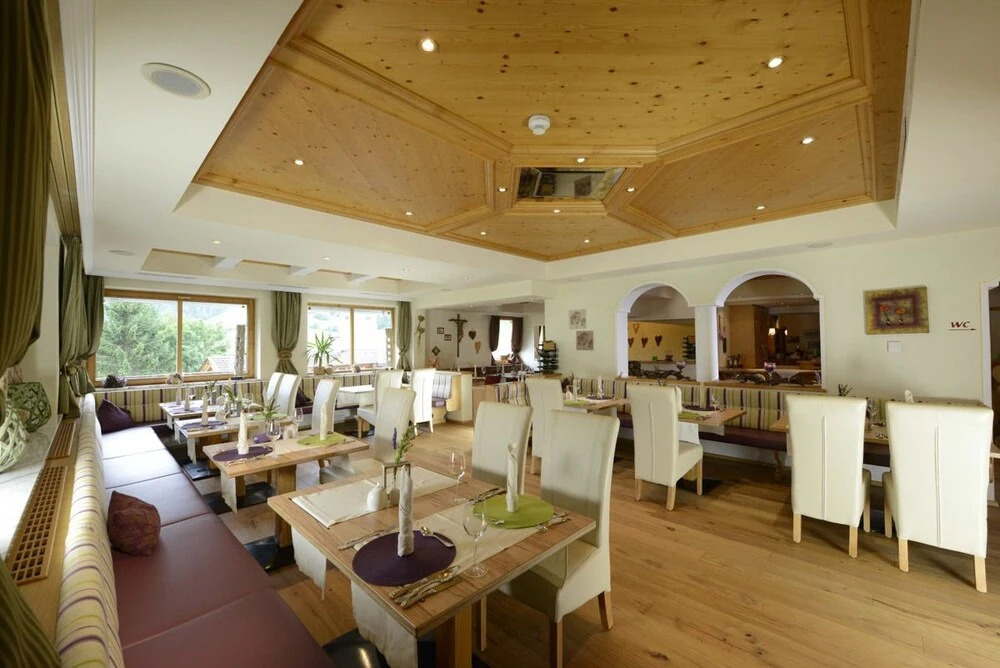 ERIKA Pure Panoramahotel inklusive Stubai Super Card von Mai bis Oktober - Montag bis Samstag inklusive Abendessen