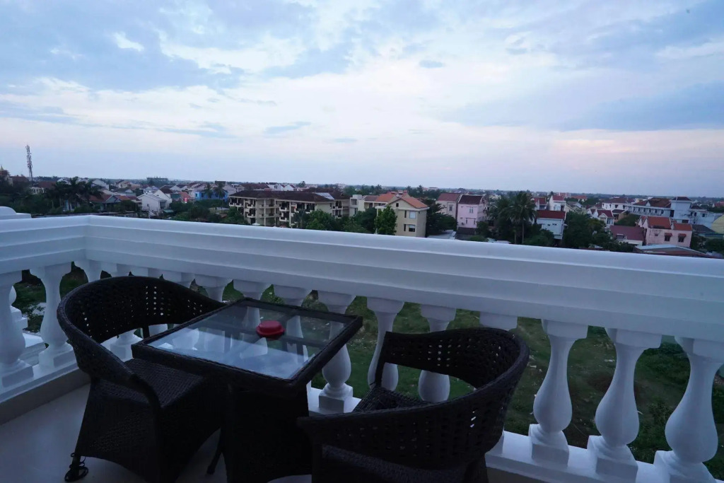 Golden Dragon Hotel