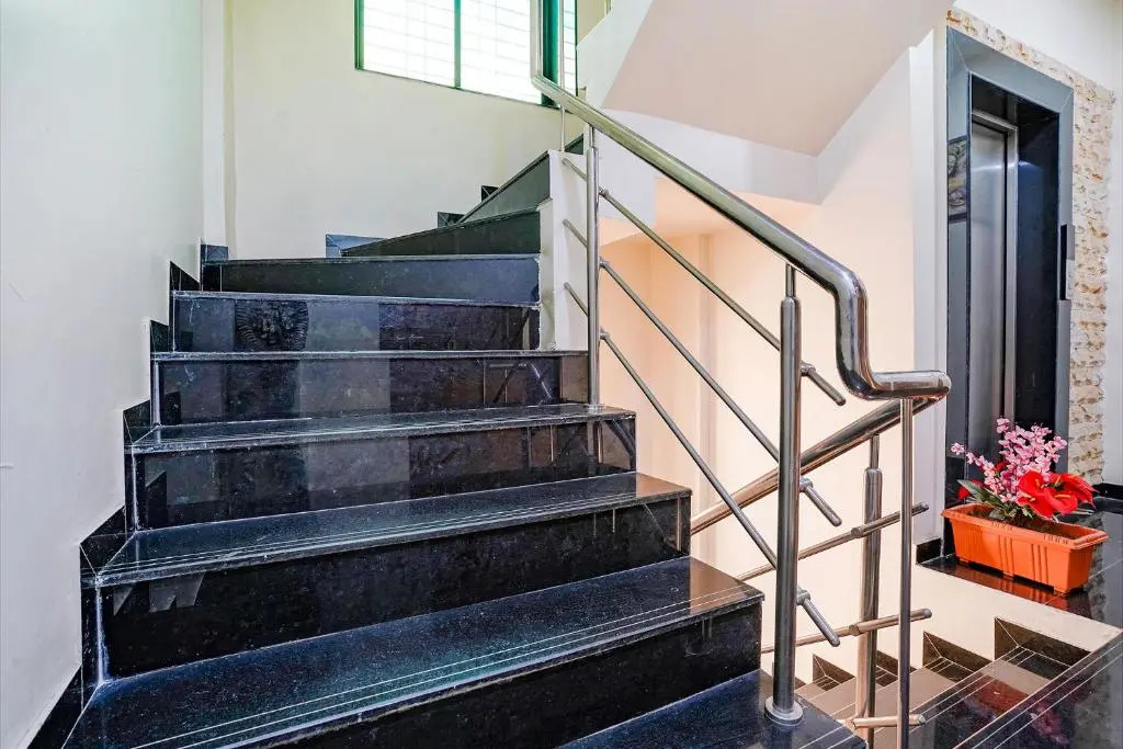Fabhotel Himalay Guest House