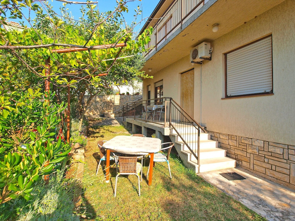 Apartment 1070