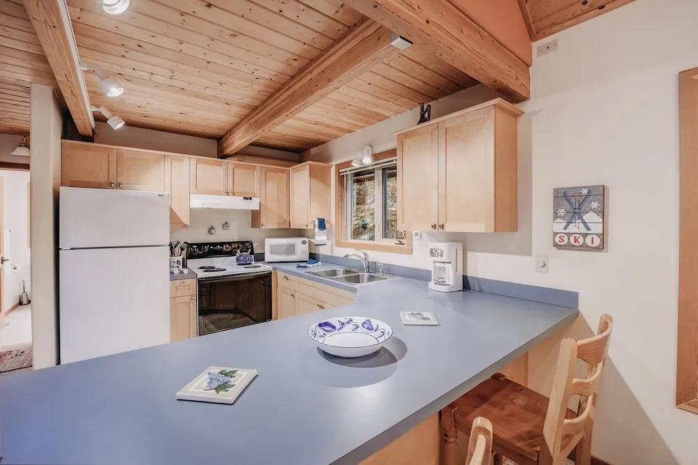 75sl - 2-bdrm - Loft - Sleeps 6 - Wifi - Pets Ok