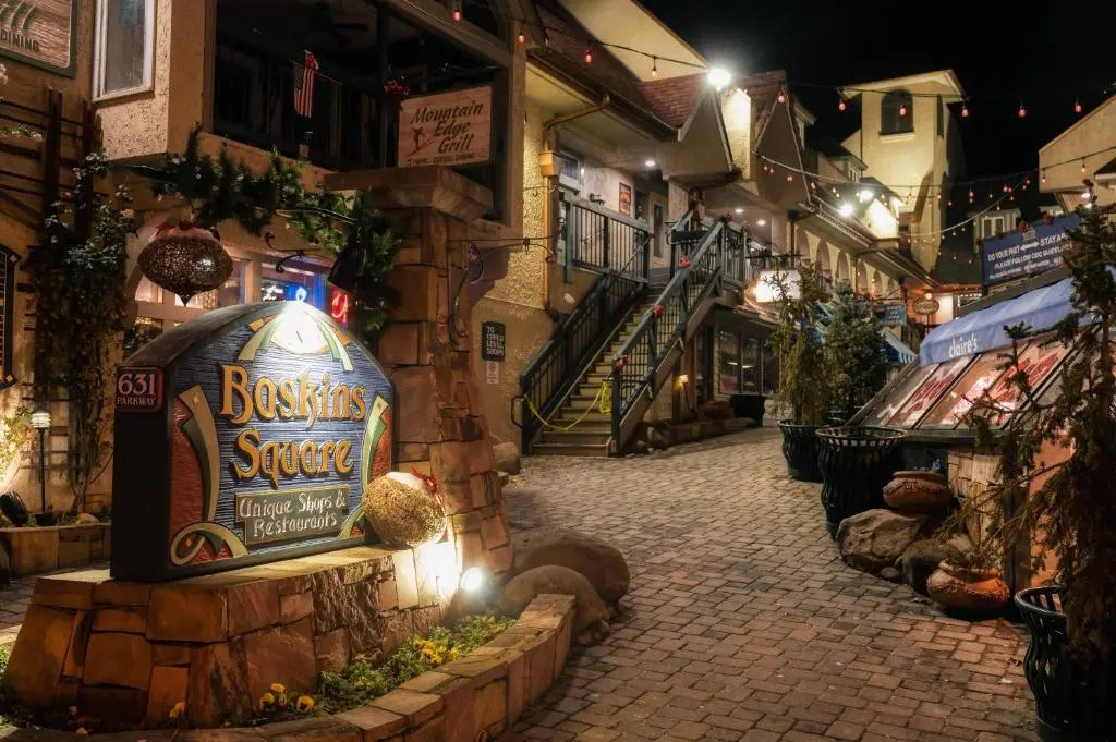 Gatlinburg Chateau Condo 301