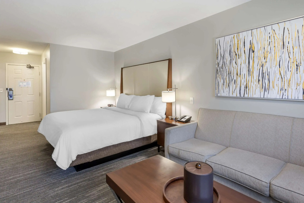 Best Western PLUS Cotton Tree Inn