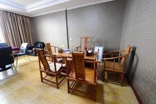 Qingdao Xinshijia Business Hotel