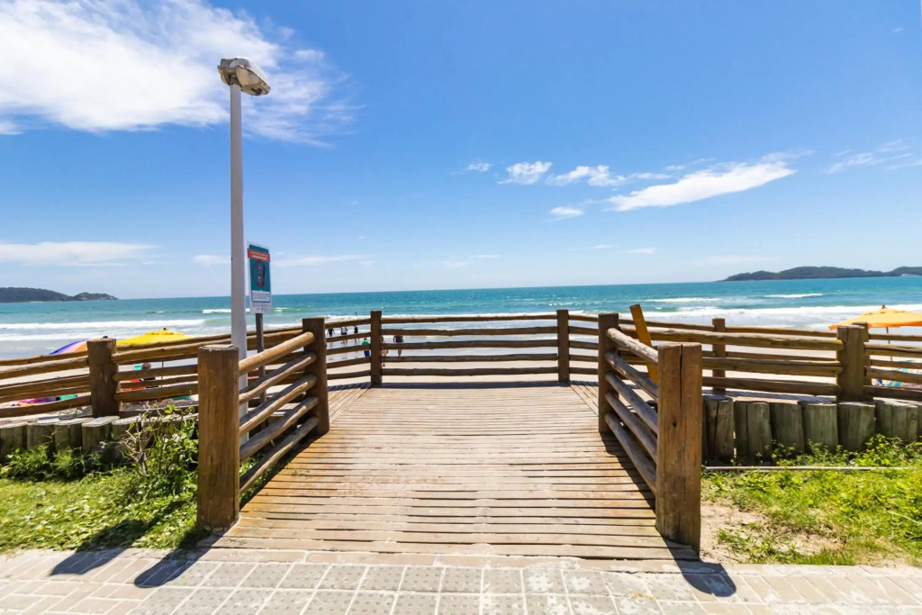 202 Apartamento com vista em Bombas