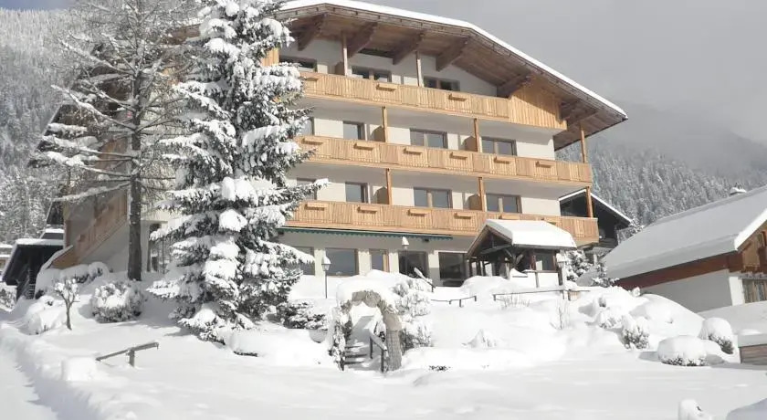 Wiesenhof, Hotel direkt am See