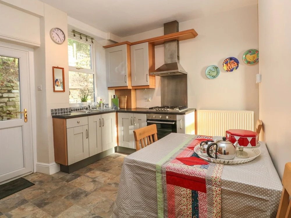 7 Bank Cottages, High Peak