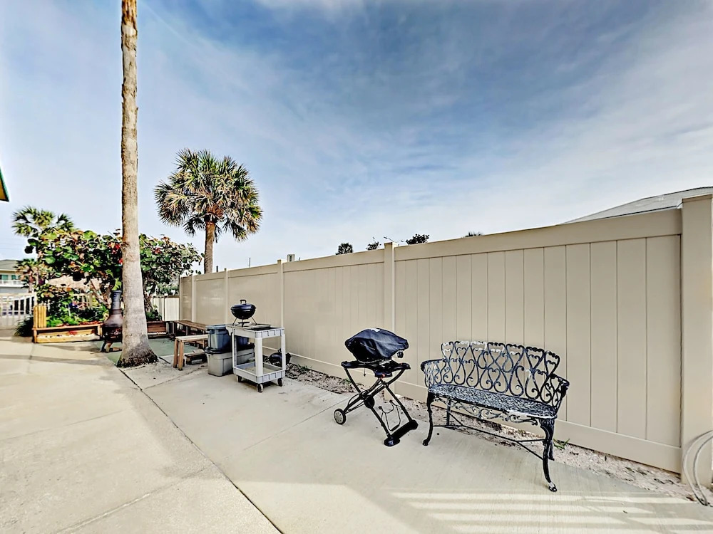 2700 Gulf Blvd 5E Condo 1 Bedroom 1 Bathroom Condo