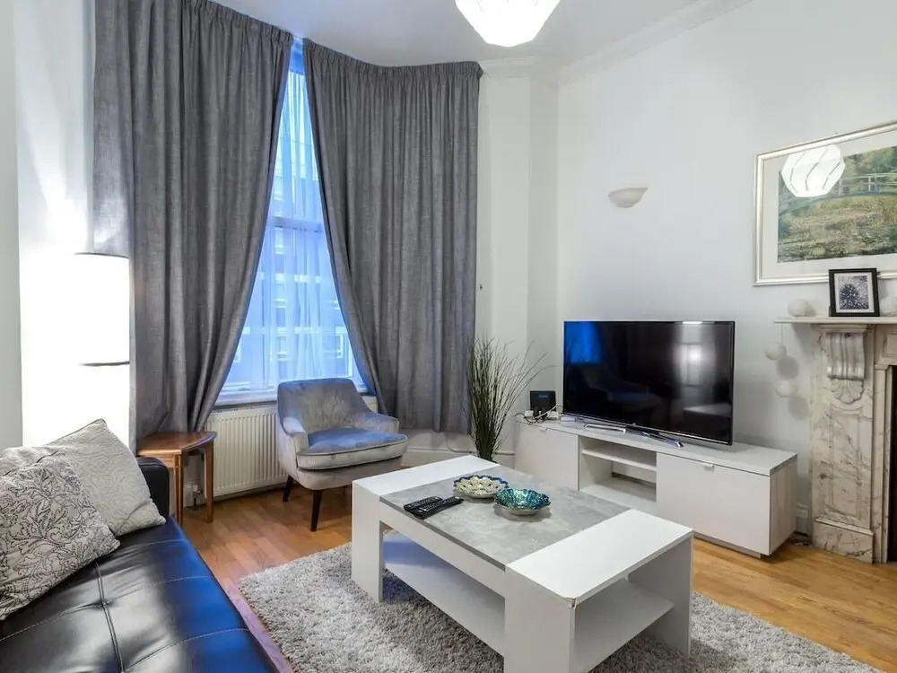 Spacious Centrally Located One Bed