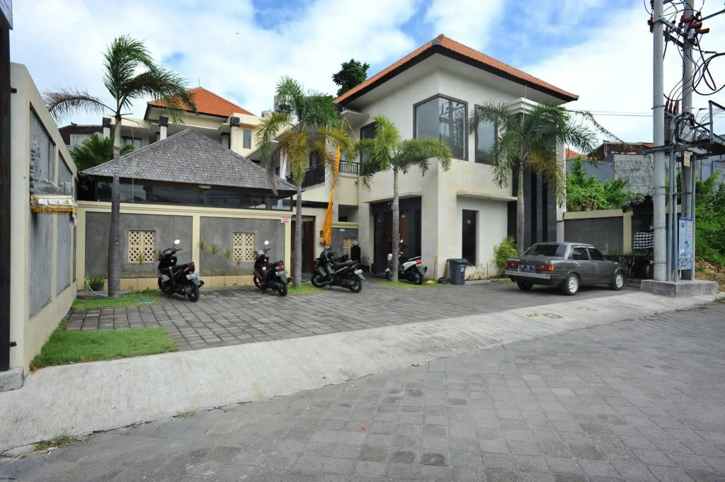 Airy Seminyak Shri Lakshmi Bali
