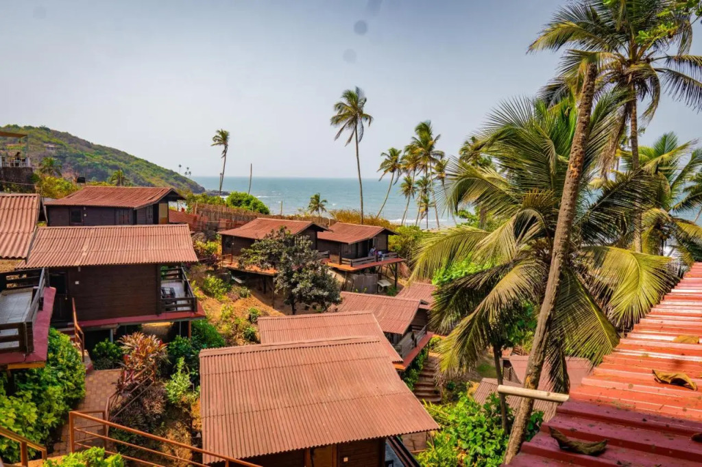 Alcove Beach Resort