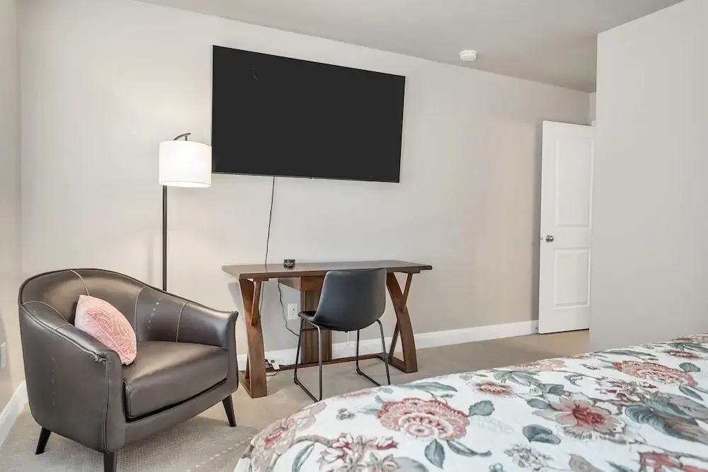 Be Our Guest At Ladera Haven 4 Bedroom Home by RedAwning