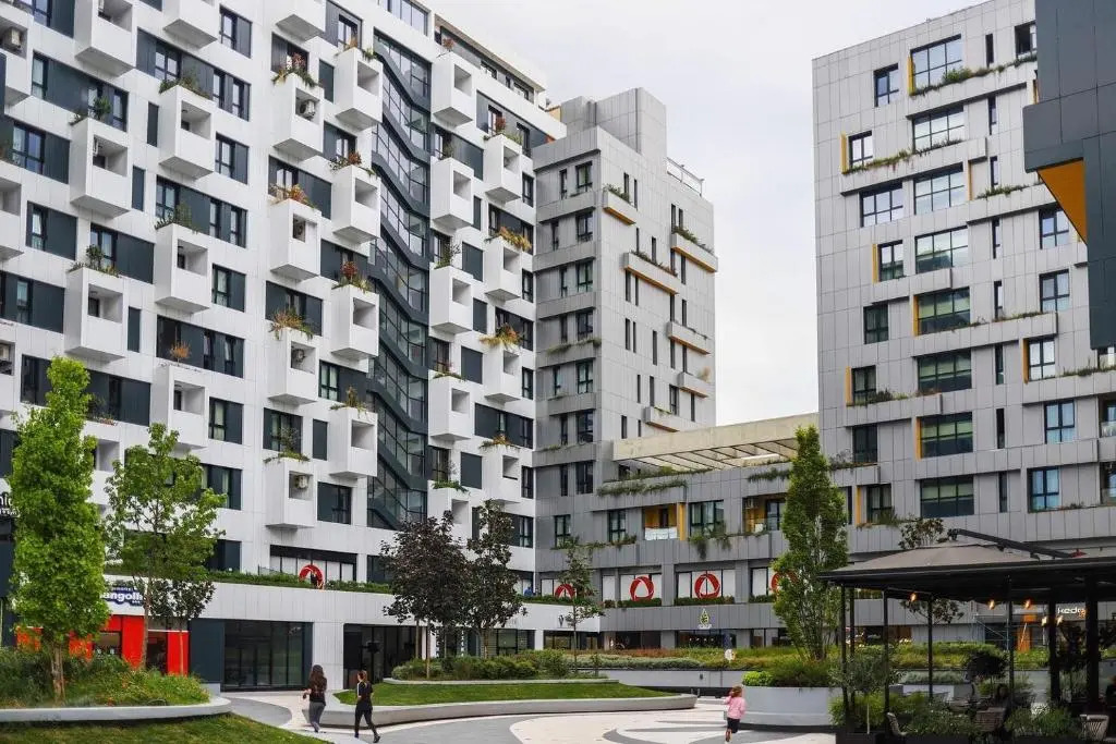 Top floor 1-Bedroom Condo at Square21