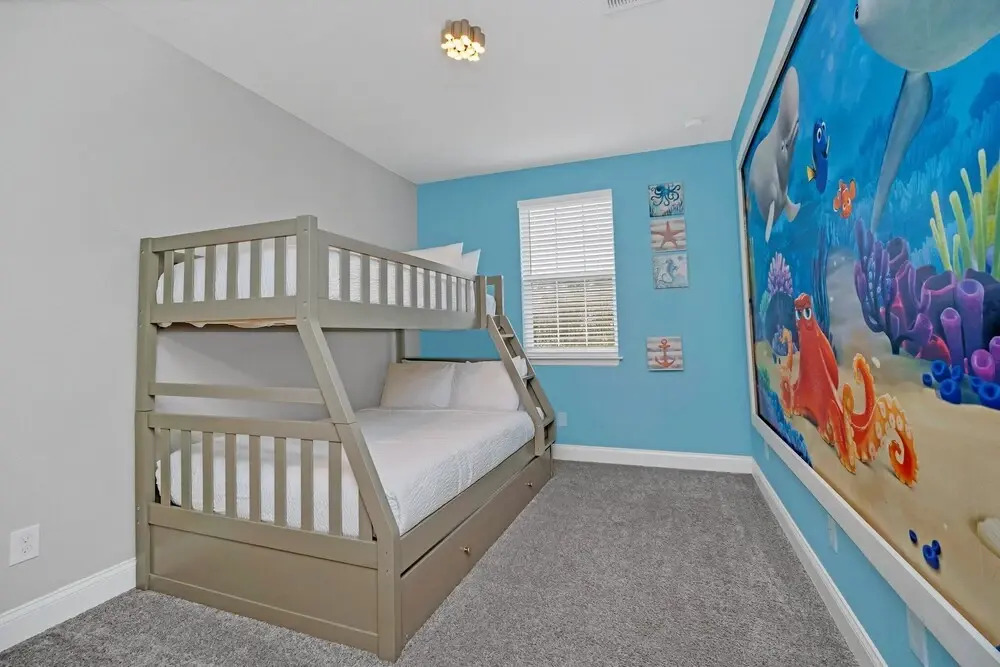 Vibrant Townhome w Private Pool, near Disney