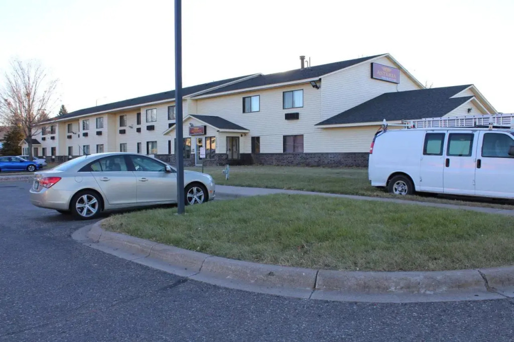 Select Inn Maple Grove