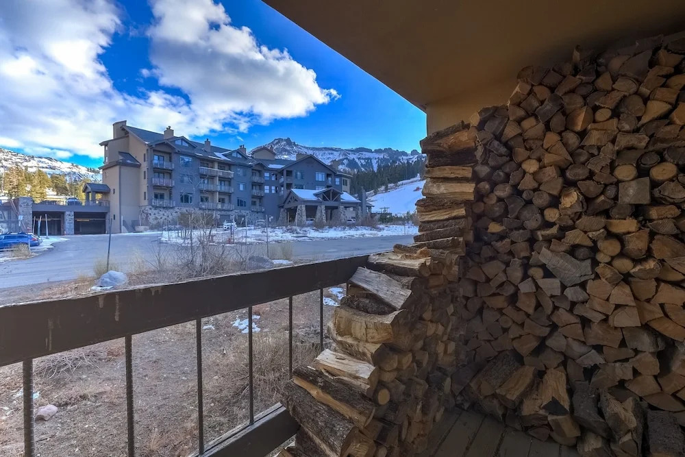 Luxury at Altitude â Base Camp 2 Bedroom 2 Condo by RedAwning