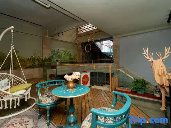 JuHui Art Sea View B&B