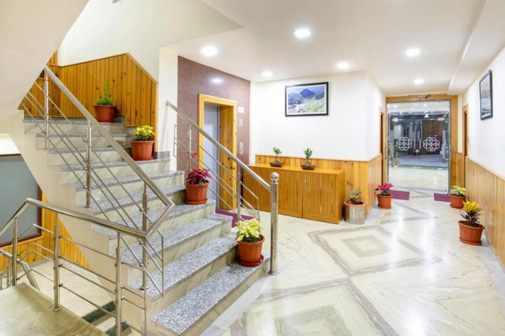 The Posh Hotel near Mall Road with Hassle Free Covered Parking
