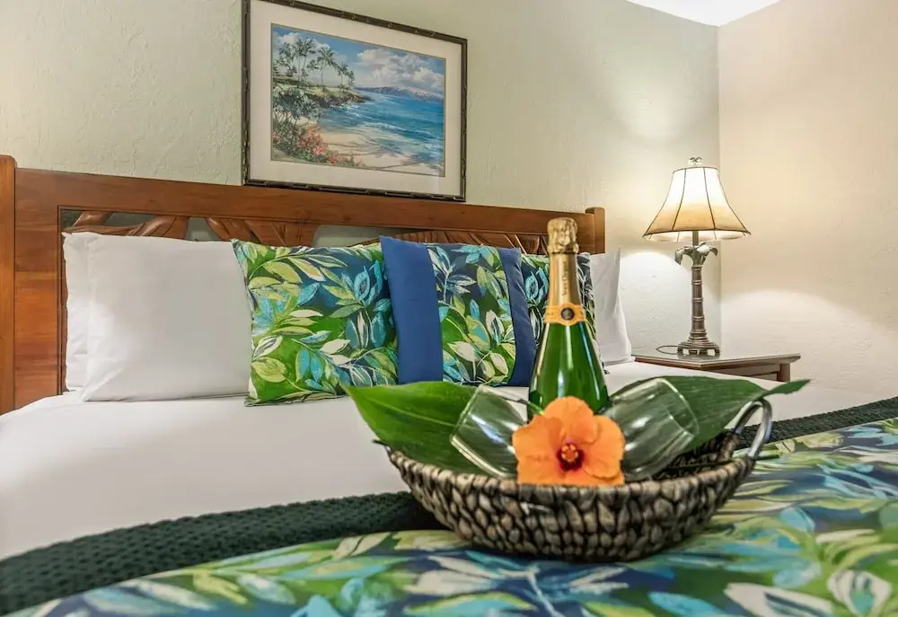 Kaleialoha 209 1 Bedroom Condo by RedAwning