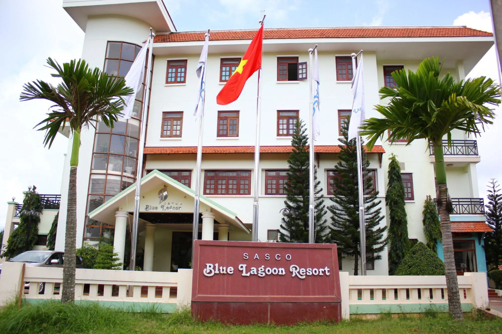 LAzure Resort and Spa