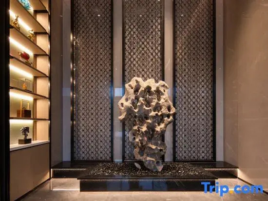 Lanyue Oriental Hotel (Dongguan Songshan Lake Dalang Metro Station Branch)