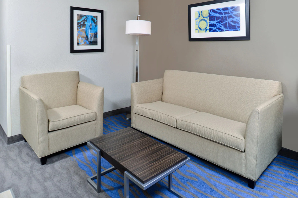 Holiday Inn Express Hotel & Suites St. Louis West-OFallon by IHG