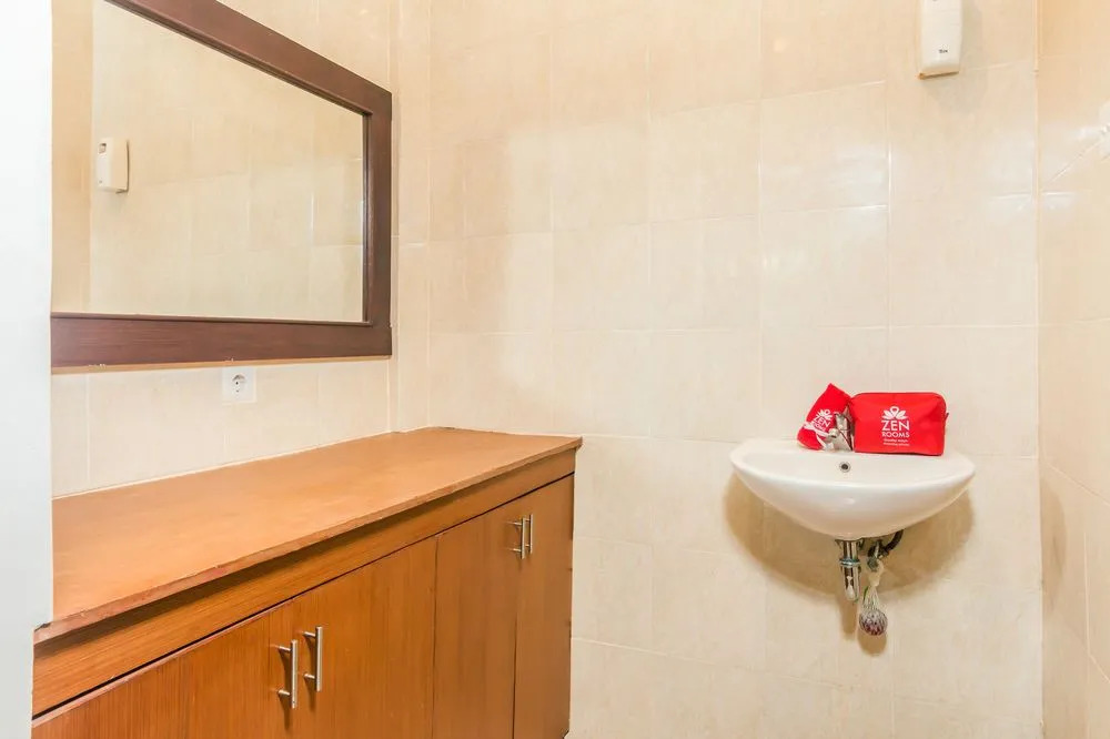 Zen Rooms Kedonganan Pengeracikan