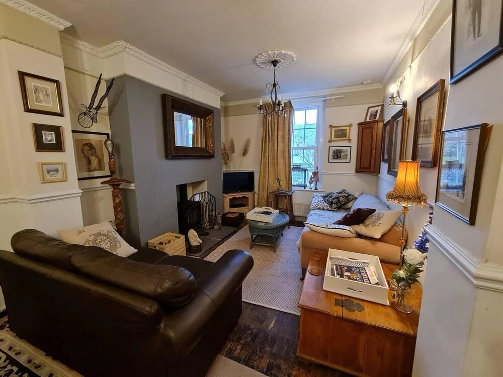 A Cosy Three Bedroomed Cottage in Leafy Embleton