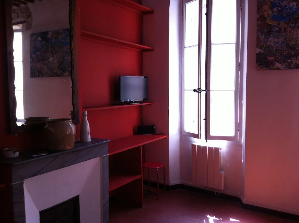 ADORAMAAR- LES STUDIOS