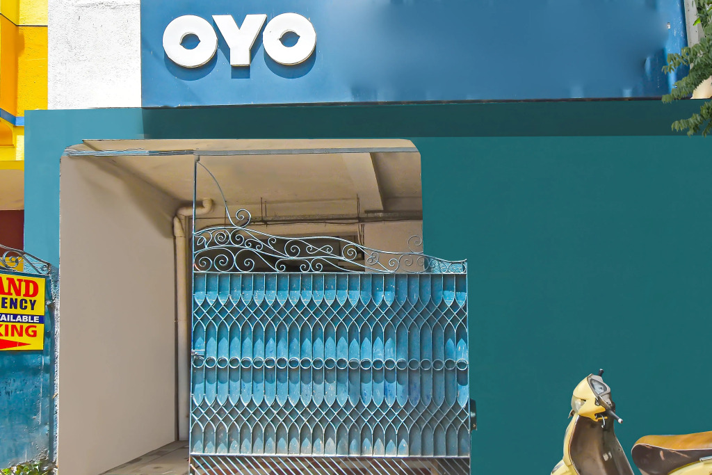 Hotel O Grand Residency Near Kasi Talkies