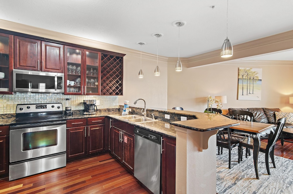 Beach Pointe 301