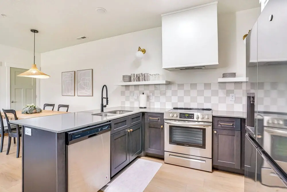 Sleek Vineyard Condo w/ Access to Community Pools
