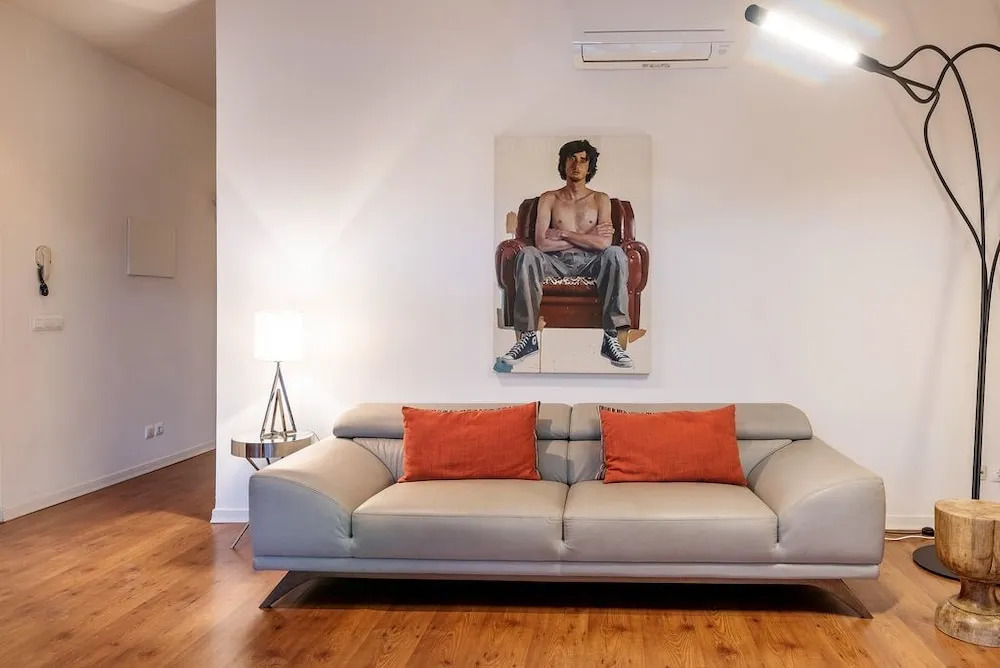 Wide and Modern Apartment in Lisbon