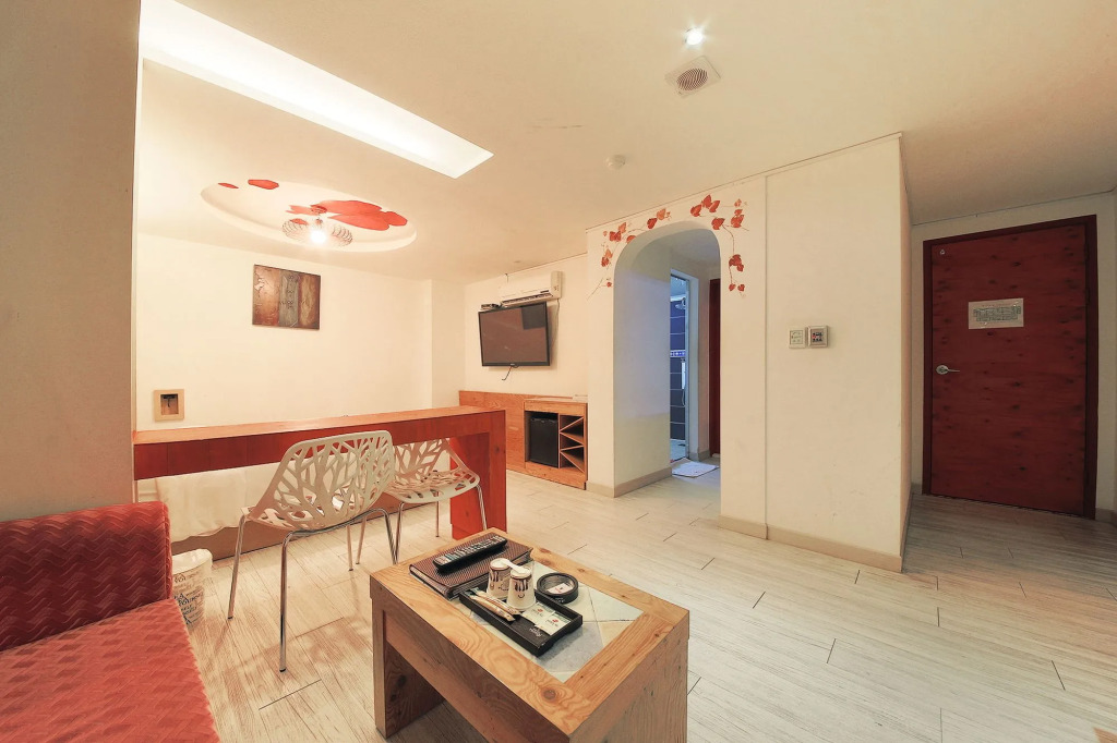 Jamsil Tomgi Hotel