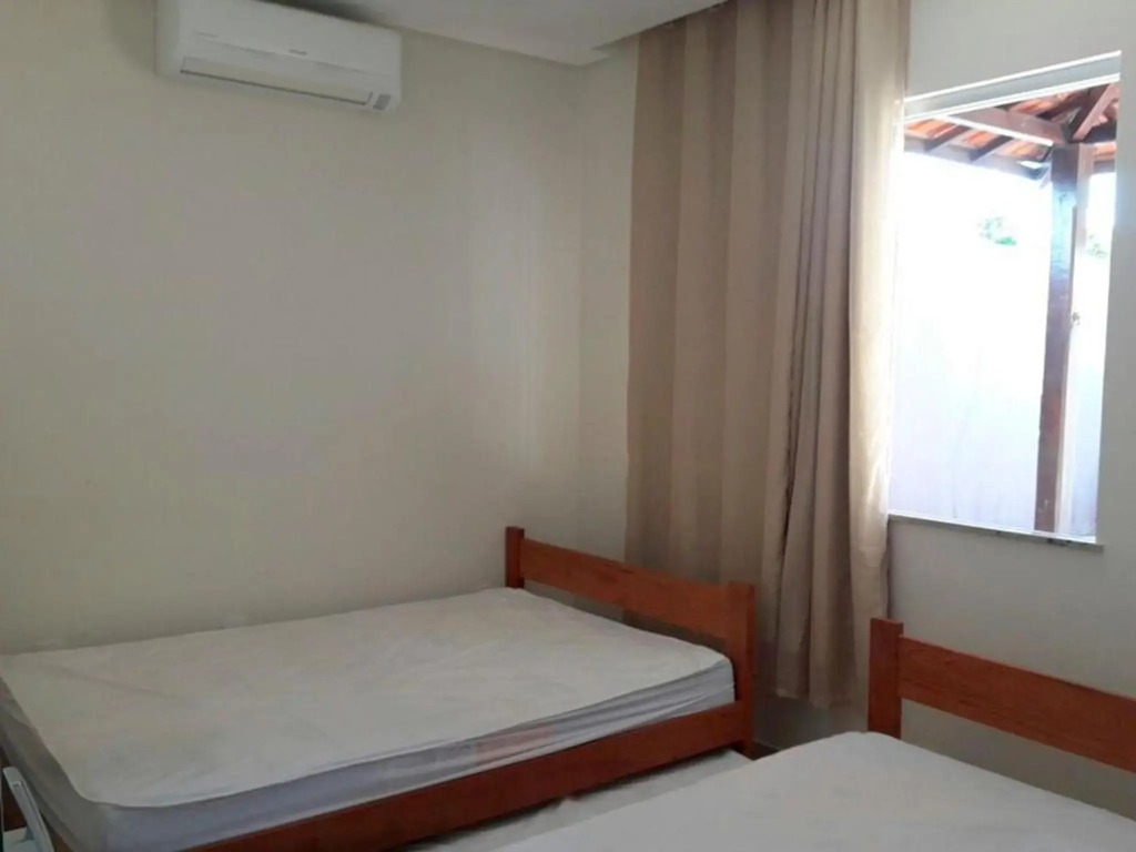 Casa Paraná com 8 quartos acomoda até 40 pessoas