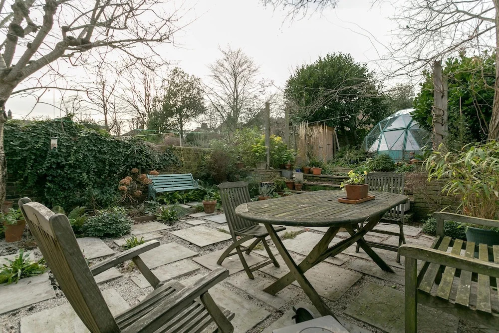 Stunning Flat In West London With A Garden