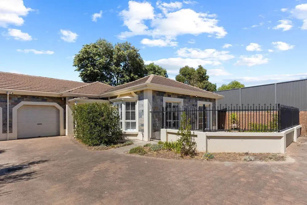 Quiet 2-bed Retreat With Private Courtyard
