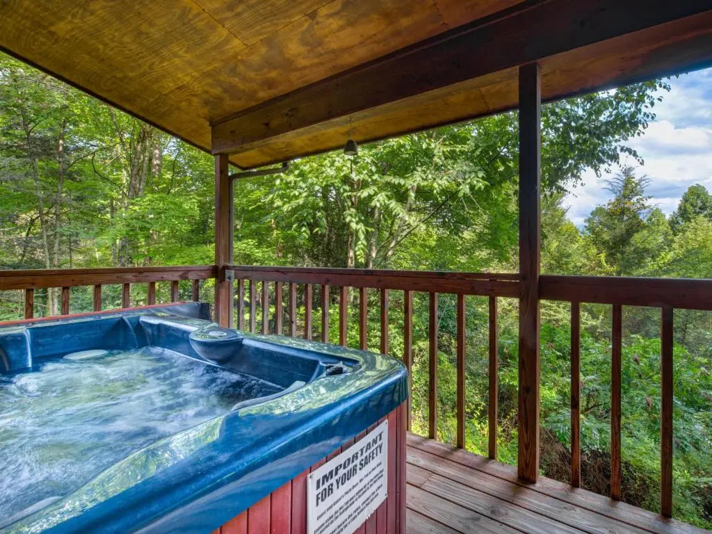 Between Here & There, 3 Bedrooms, Sleeps 6, Views, Hot Tub