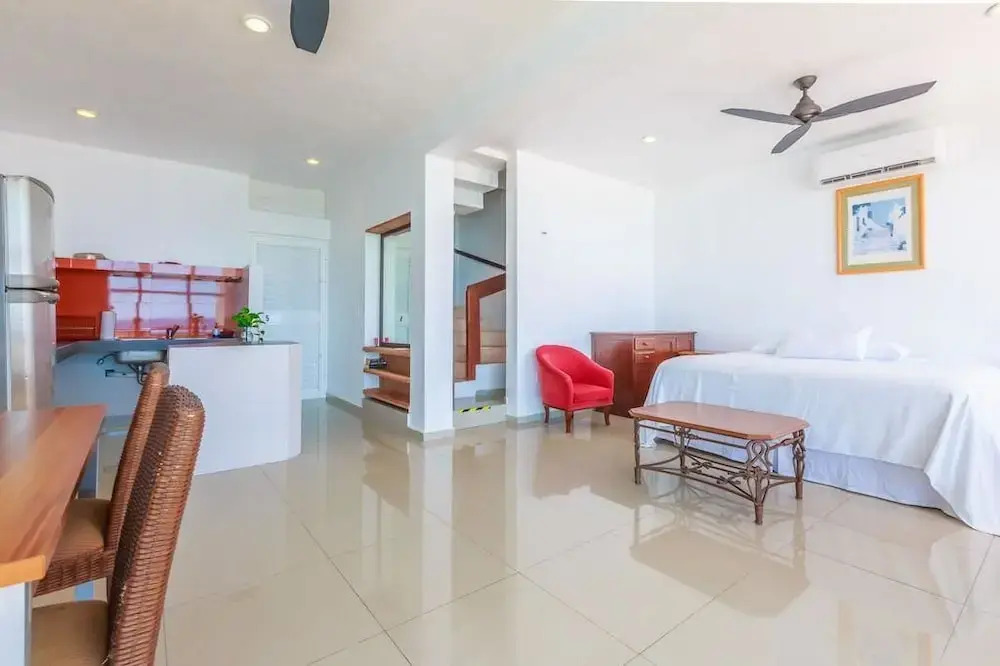 Villa Elena - Entire Property